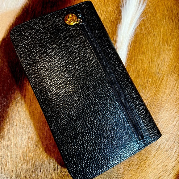 🚫SOLD🚫CHANNEL CLUTCH 3Way💥BE ON TREND BUT NOT BROKE💥Big Savings💰EUC GORG💥 - Picture 15 of 16